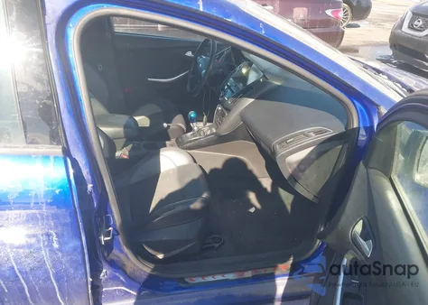 2013 Ford Focus St z USA, uszkodzony, nr VIN 1FADP3L97DL324906